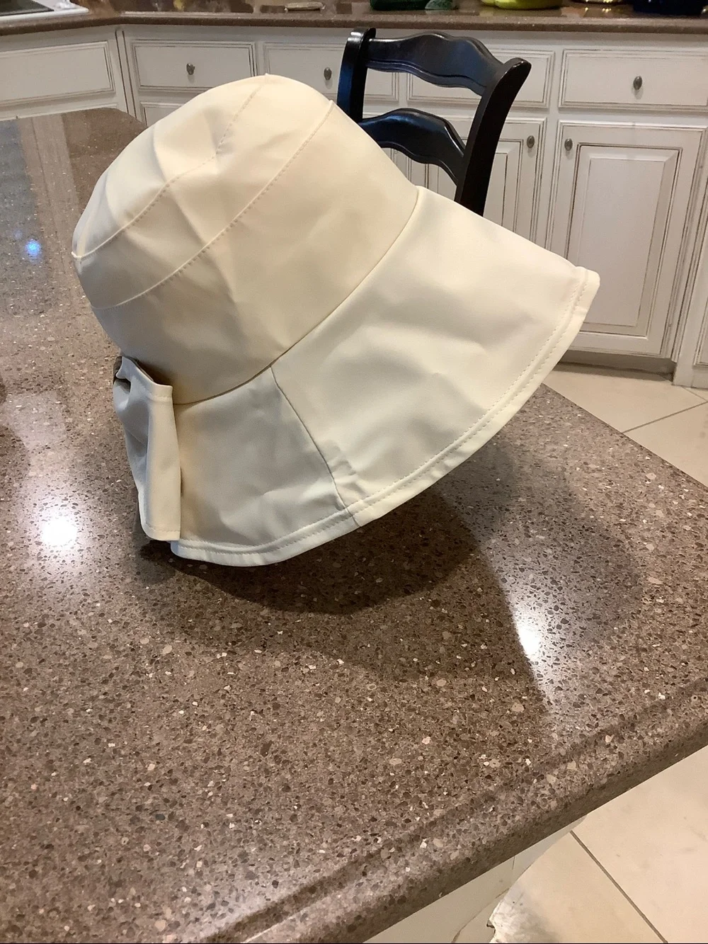 NWOT-bucket hat